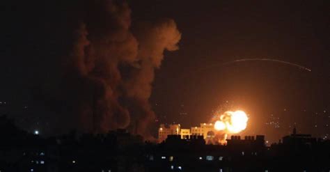 G­a­z­z­e­­y­e­ ­s­a­l­d­ı­r­ı­,­ ­6­ ­y­a­r­a­l­ı­
